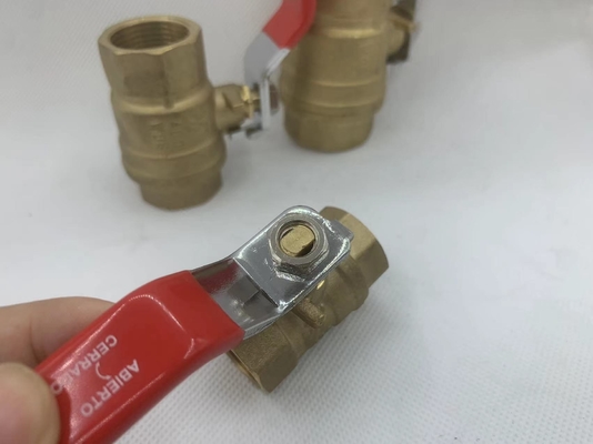 soupape à bille motorisée de fonte en laiton de l'usine yuhuan avec commande manuelle