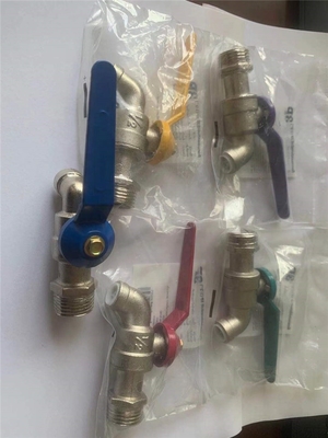 Vélentien coq de biberon Thaïlande robinet de lavage Chine robinet en laiton à bas prix