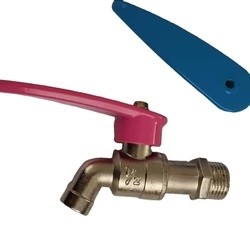 fournisseur chinois bas prix bibcock en laiton robinet d'eau robinet d'eau
