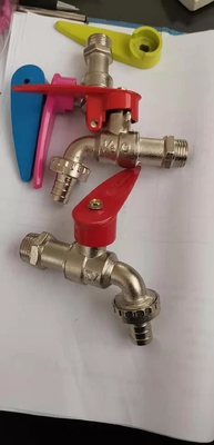 Chine fournisseur de bas prix de laiton bibcock robinet d'eau Chine
