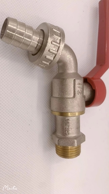 Robinet verrouillable passé au bichromate de potasse de bavoir de valve en laiton de Bibcock avec la poignée d'ABS