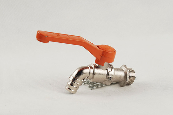 Modèle verrouillable Design du robinet 3D de jardin de coq de bavoir de tuyau de l'hôtel 120gram 1/2inch
