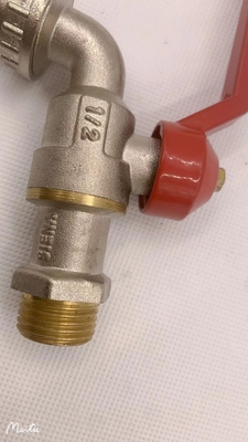 coq en plastique de bavoir de boule de zinc de poignée de robinet en laiton du jardin 3/4Inch de 1/2