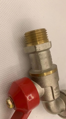coq en plastique de bavoir de boule de zinc de poignée de robinet en laiton du jardin 3/4Inch de 1/2