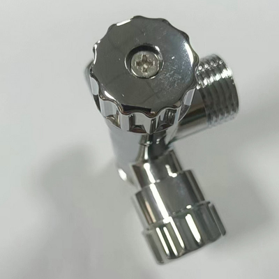 La valve d'angle en laiton froide de vente chaude de l'eau 1/2inch de garnitures de salle de bains Chrome a plaqué